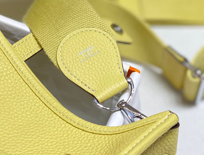 Evelyne 29cm Amarillo Togo Shw