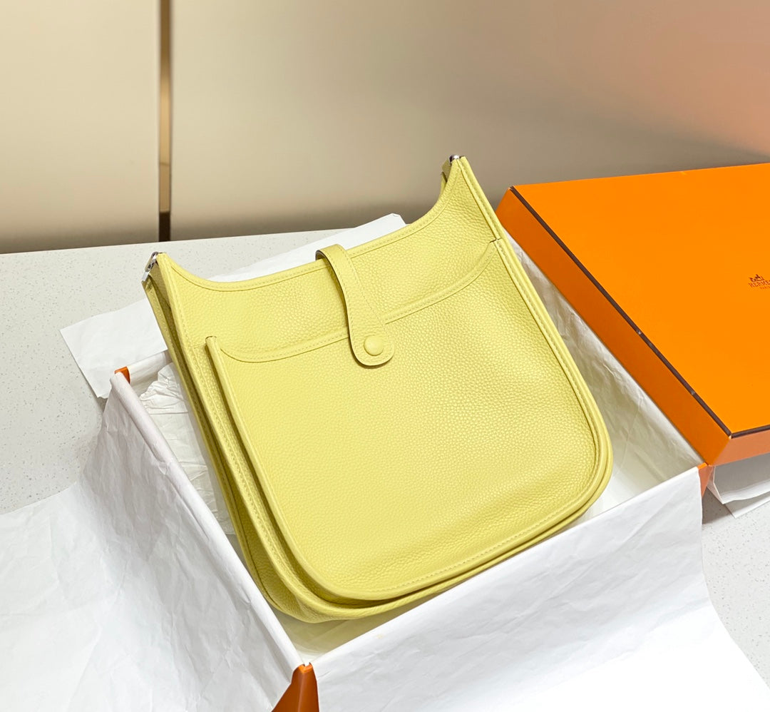 Evelyne 29cm Amarillo Togo Shw