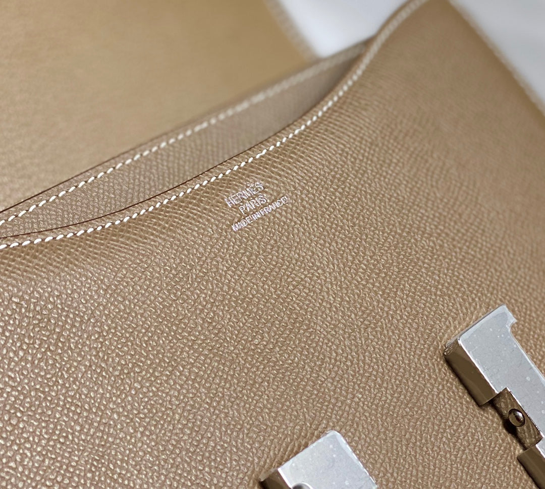 Constance 24 Etoupe Epsom Cuero Herrajes Plateados