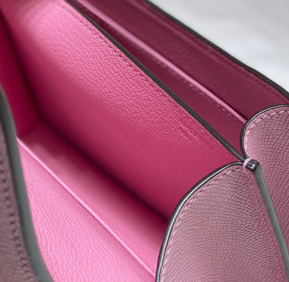 Constance 24, piel Epsom rosa, herrajes dorados