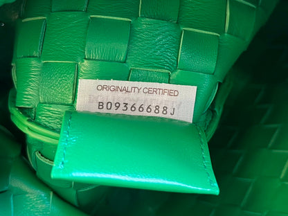 SARDINA 33 CON CADENA EN PIEL DE CORDERO VERDE TRÉBOL