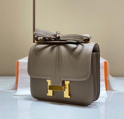 Constance 24 Etoupe Epsom Cuero Herrajes Dorados