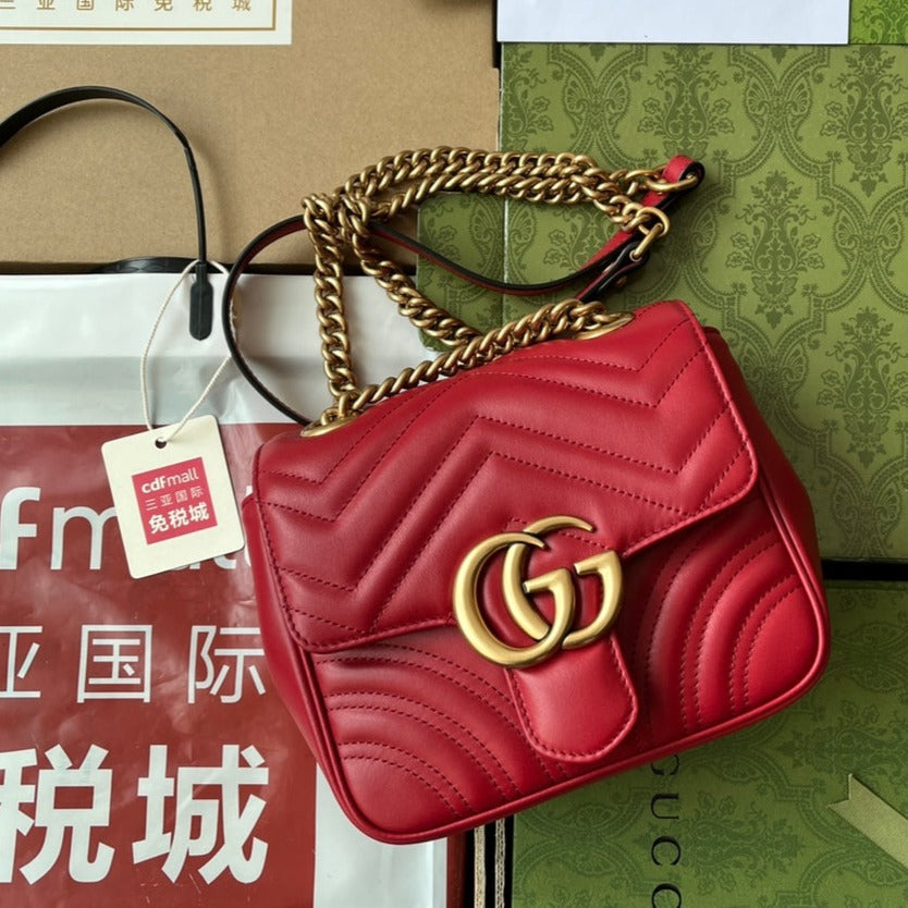GG Marmont Mini 18 cm piel de becerro roja herrajes dorados