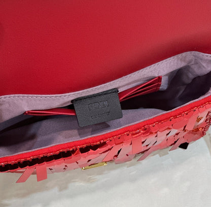 BAGUETTE MINI 19 EN PAILLETTES ROUGES QUINCAILLERIE DOREE
