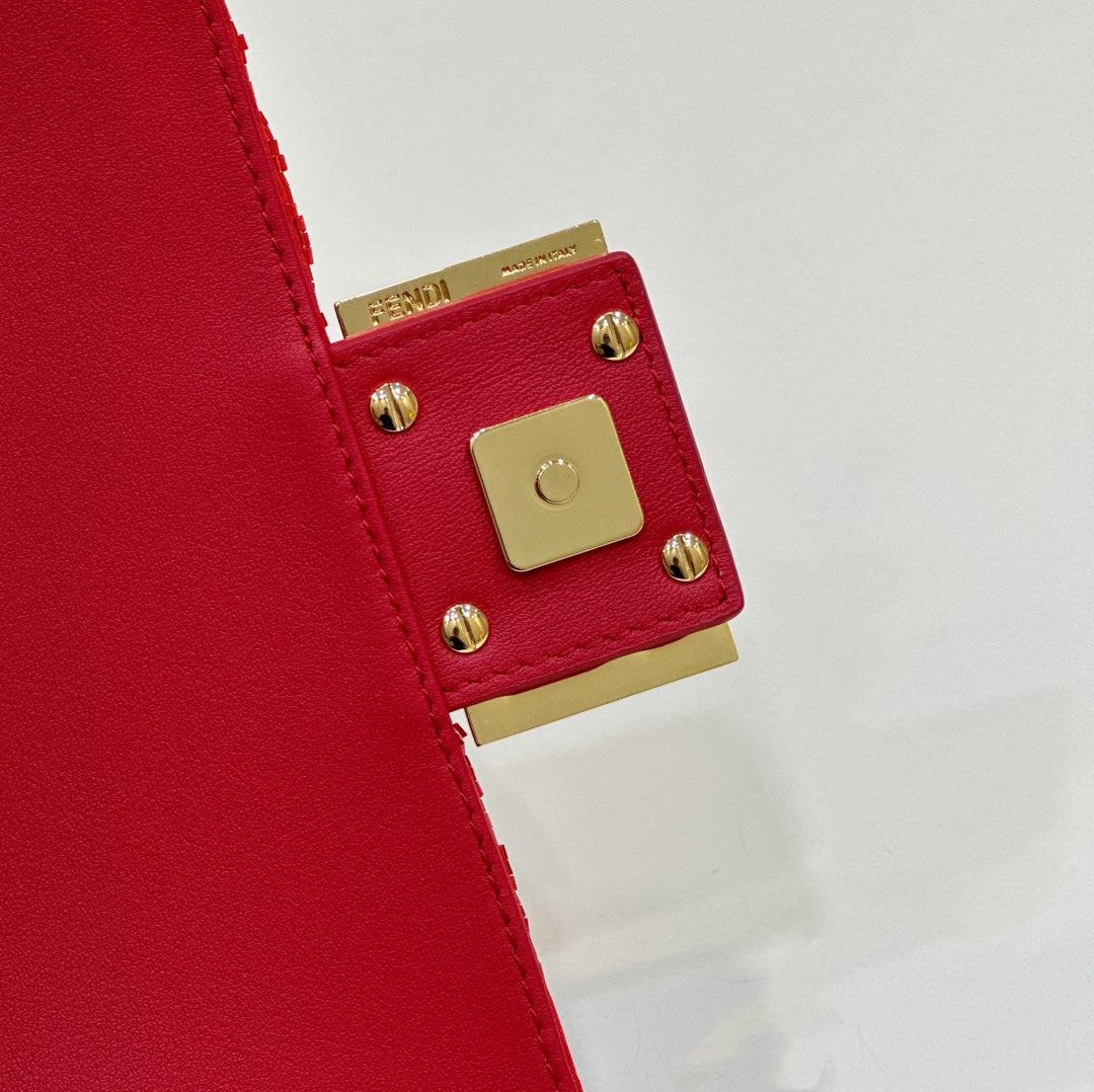 BAGUETTE MINI 19 EN PAILLETTES ROUGES QUINCAILLERIE DOREE