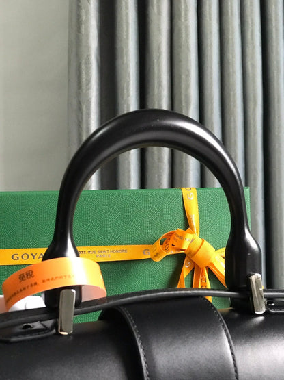 SA?GON PM BAG 28 IN BLACK GOYARDINE CANVAS AND CALFSKIN