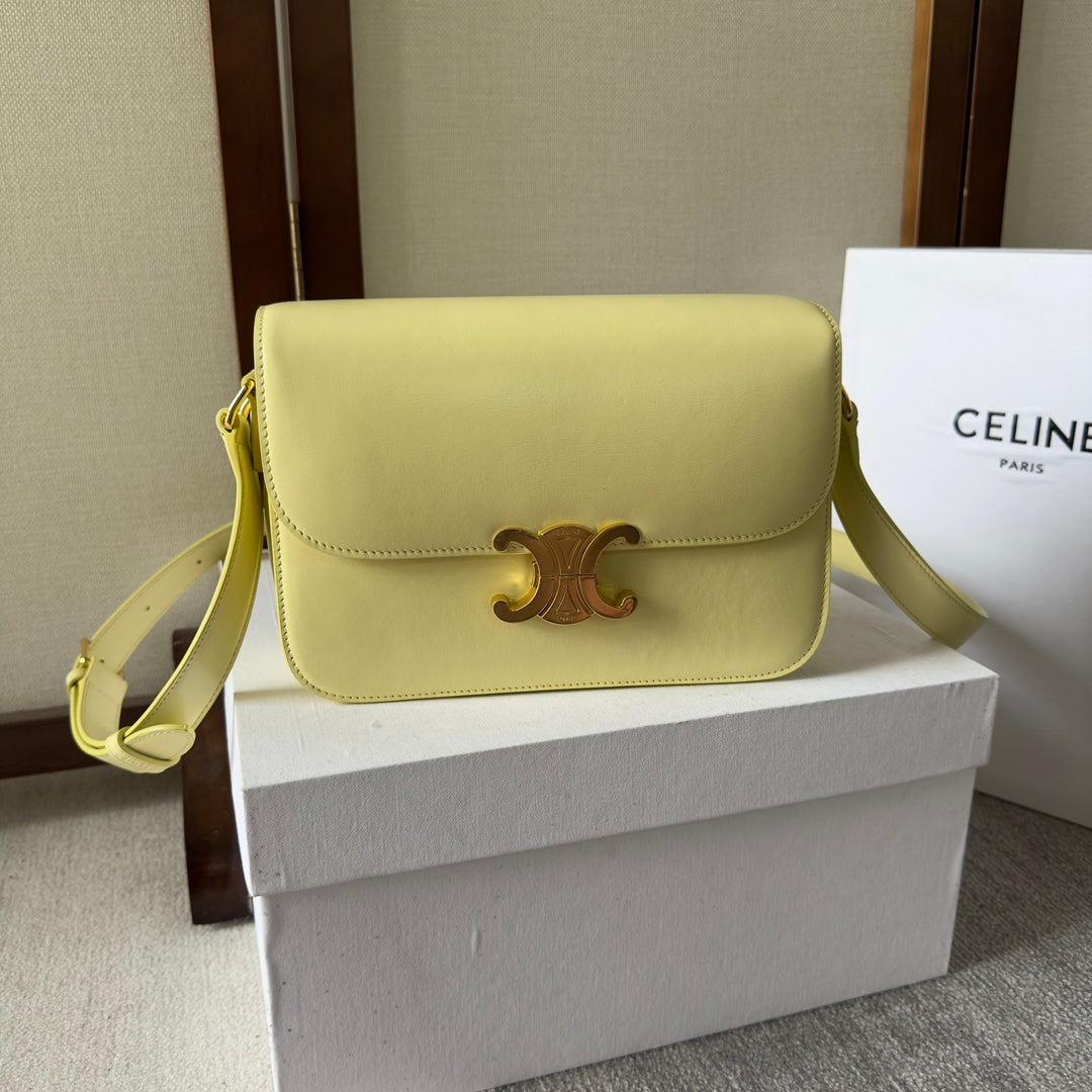 classique triomphe 22 cuir de veau citron vert matériel doré