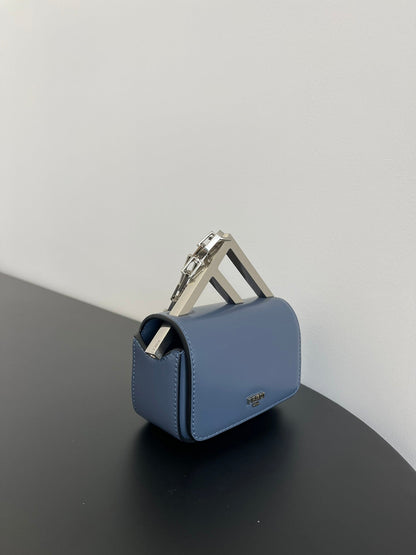 BOLSO FENDI MINI FIRST SIGHT 13 DE PIEL DE BECERRO AZUL PALOMO CON HERRAJES PLATEADOS