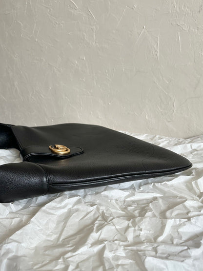 Grand sac bandoulière APHRODITE 47 en cuir de veau noir
