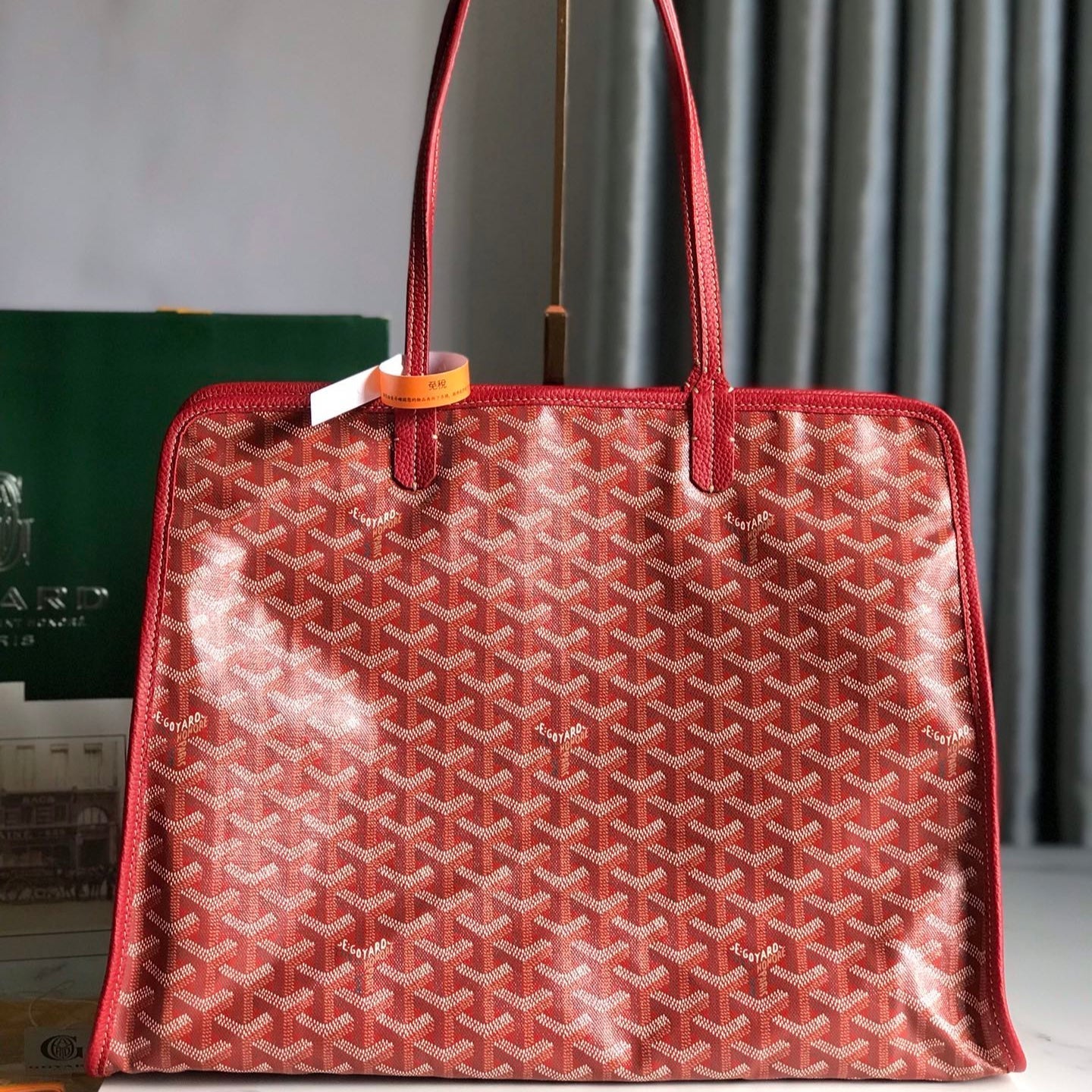 BOLSO HARDY PM 40 EN LONA GOYARDINE ROJA Y ADORNO DE CUERO TAURILLON