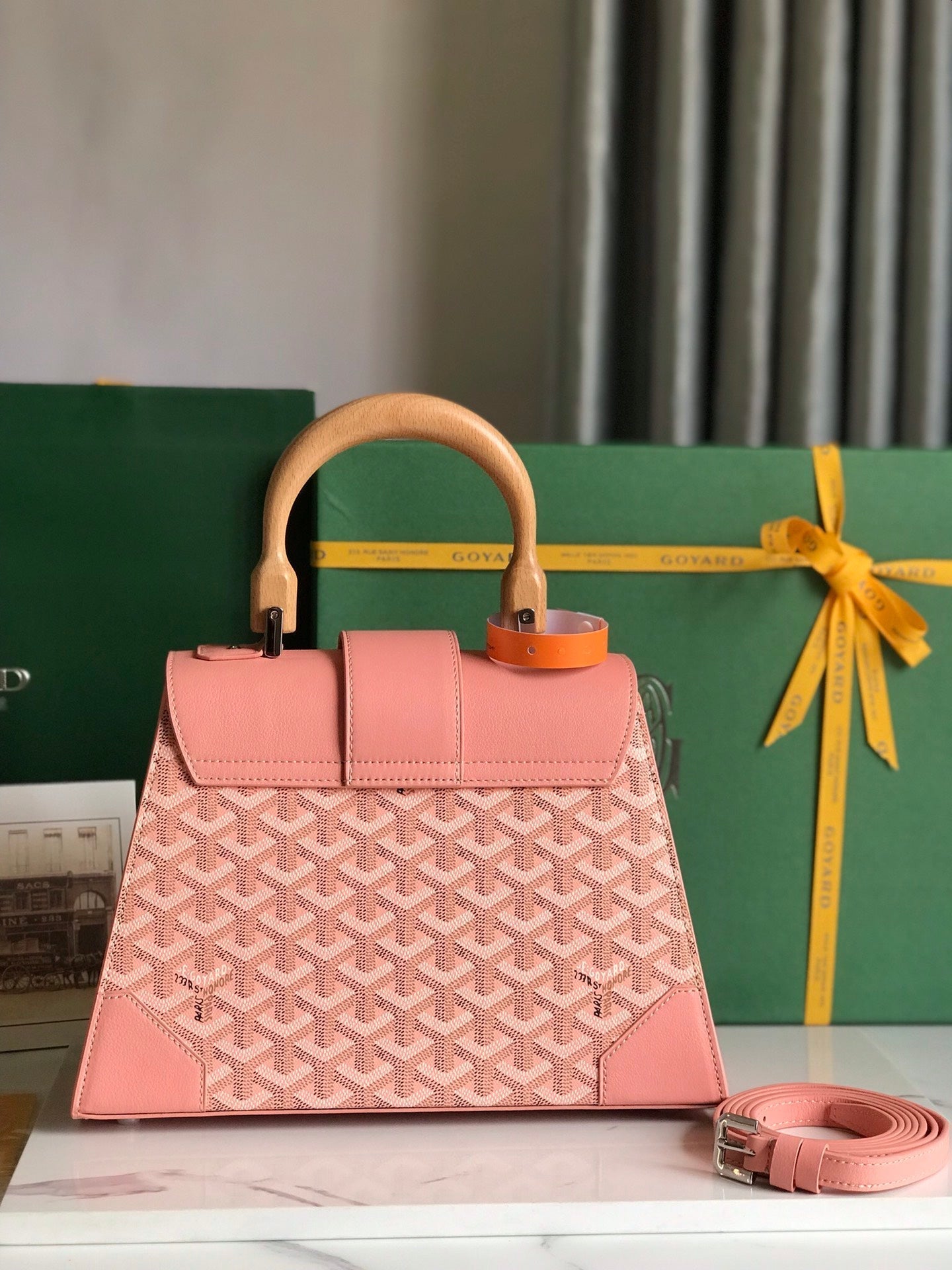 BOLSO SA?GON PM 28 EN LONA GOYARDINE ROSA BEBÉ Y PIEL DE BECERRO