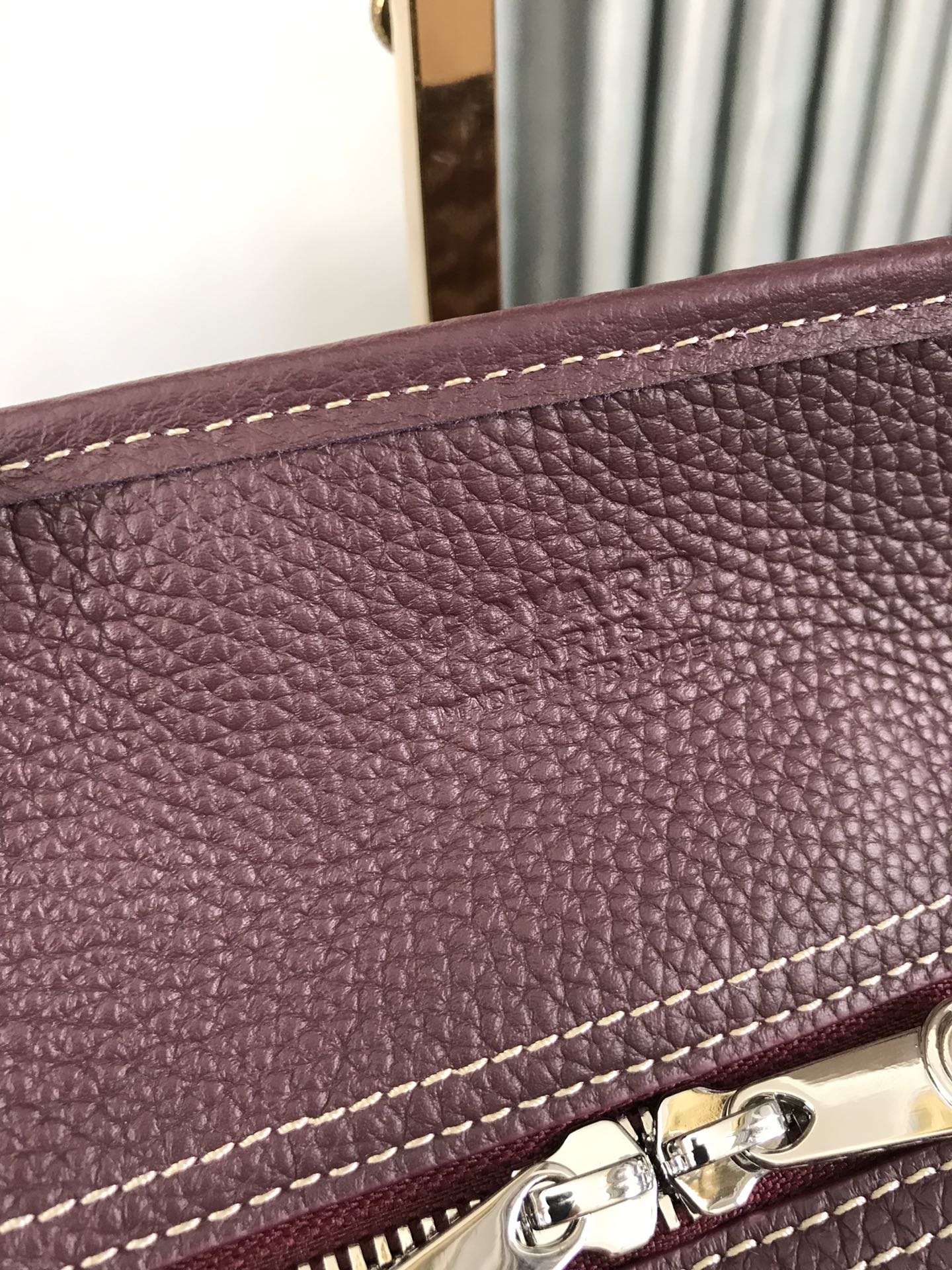 BOLSO HARDY PM 40 EN LONA GOYARDINE MARRÓN Y ADORNO DE CUERO TAURILLON