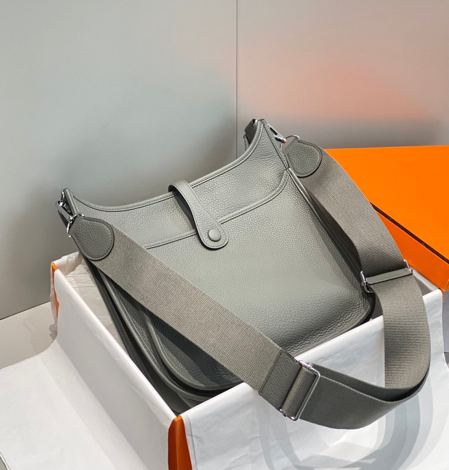 Evelyne 29cm Gris Togo Shw