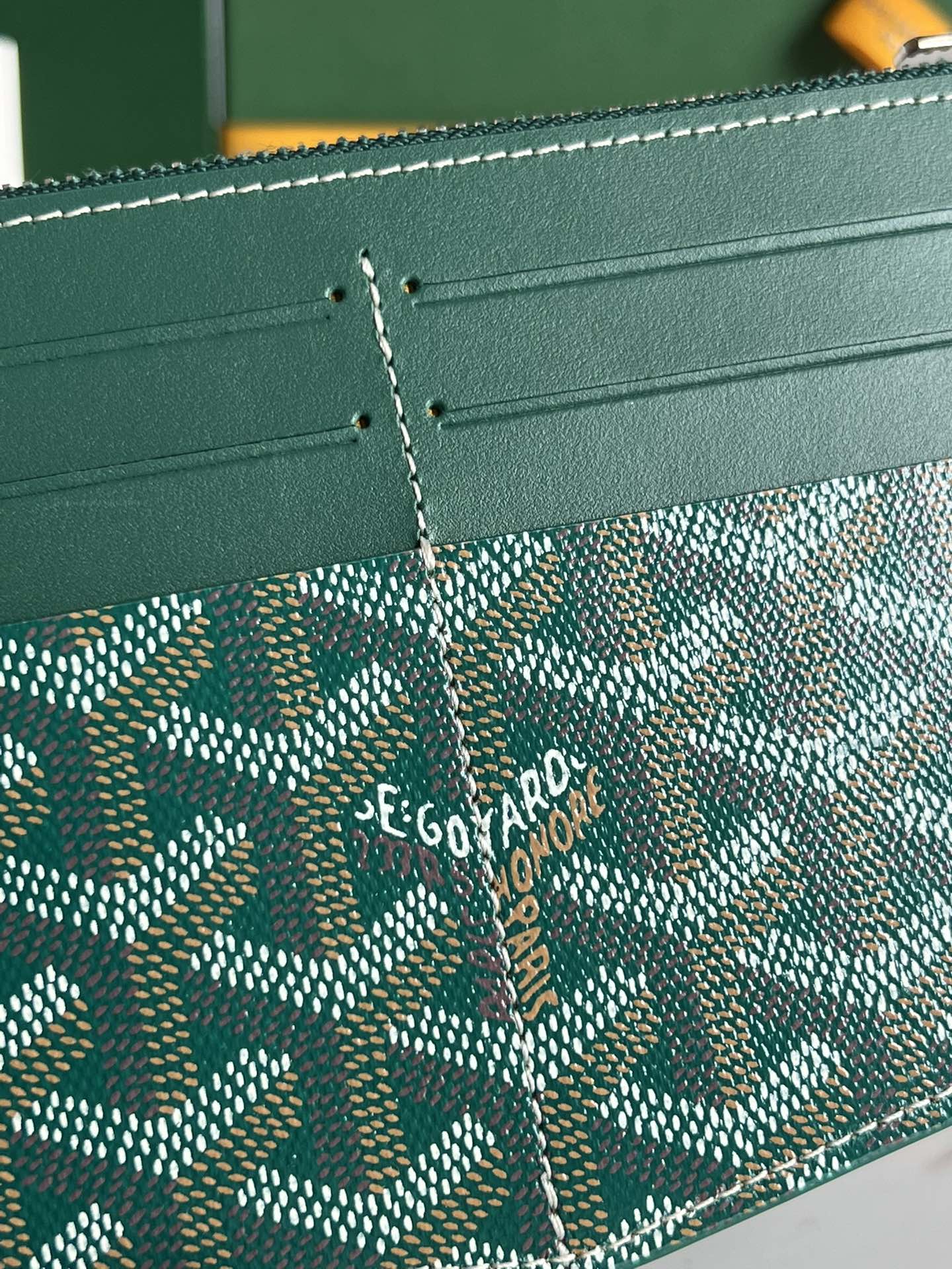 INSERTAR LOUISE 21 EN LONA GOYARDINA VERDE