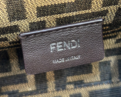 FENDI 26 FIRST PEQUEÑO EN PIEL DE BECERRO BLANCA MIXTA AZUL MEDIANOCHE CON HERRAJES PLATEADOS