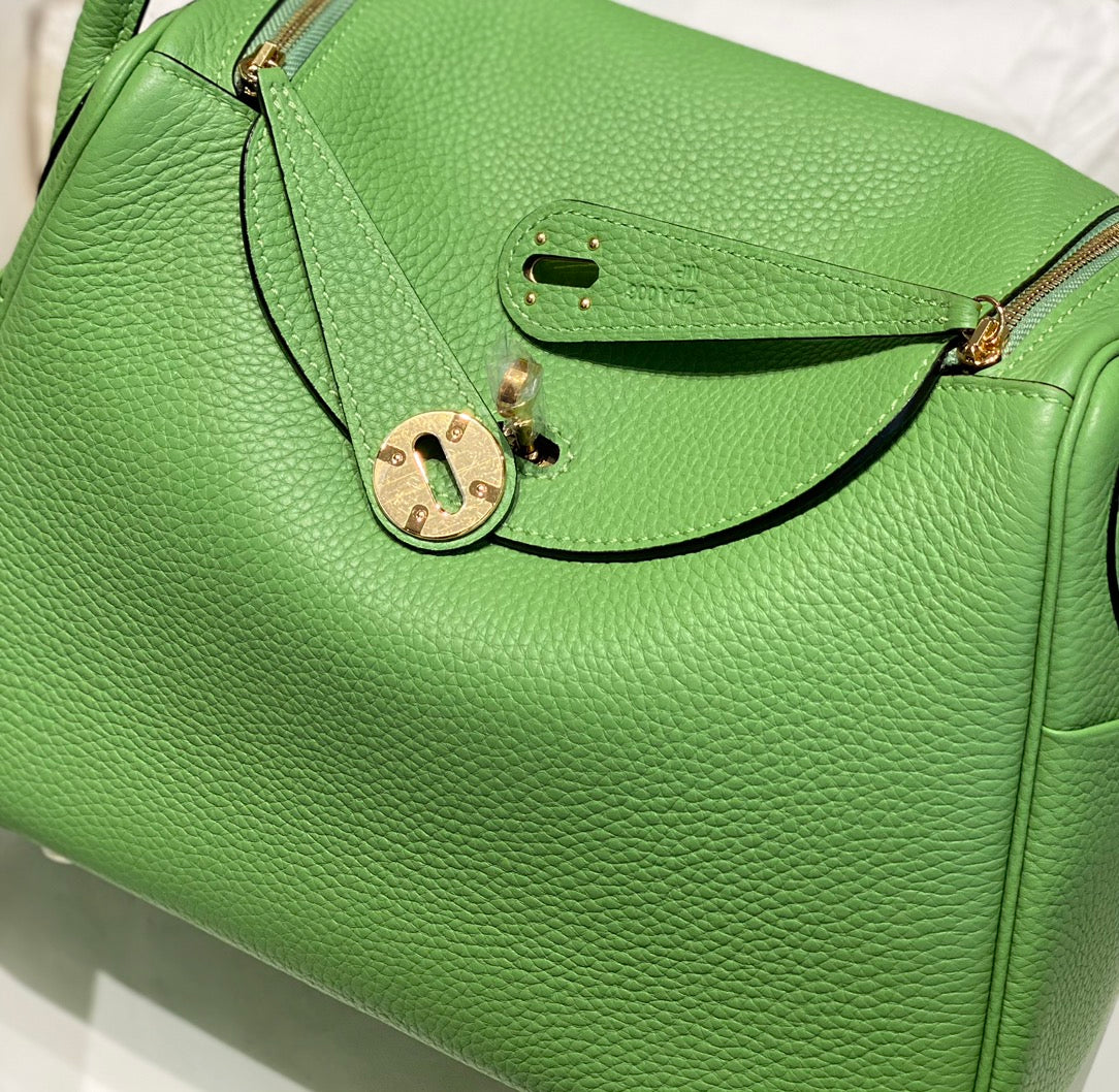 BOLSO HM LINDY 30 KELLY VERDE TAURILLON CUERO CLEMENCE