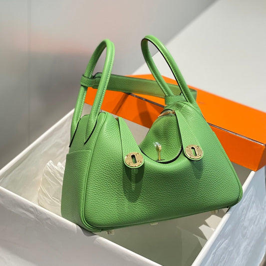 BOLSO HM LINDY 30 KELLY VERDE TAURILLON CUERO CLEMENCE