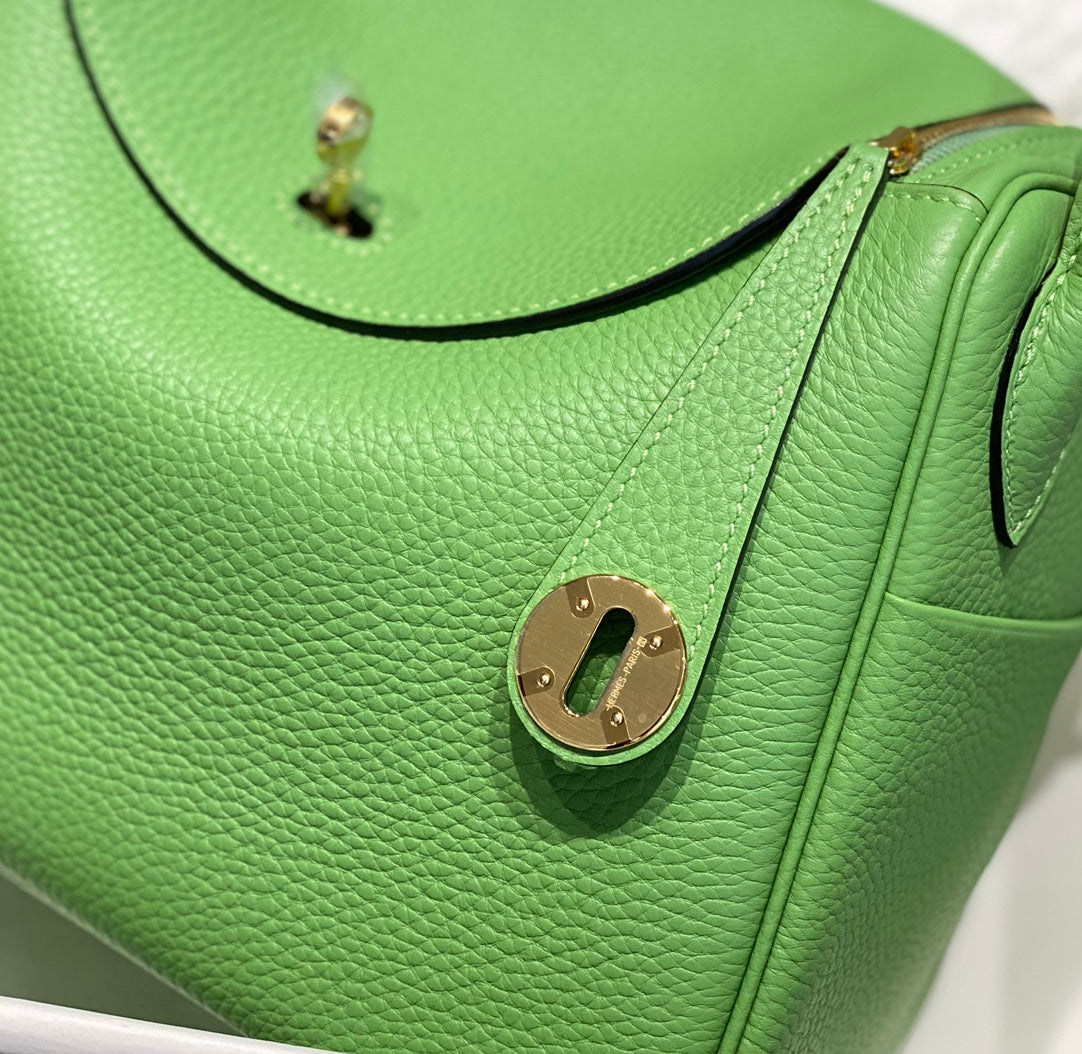 BOLSO HM LINDY 30 KELLY VERDE TAURILLON CUERO CLEMENCE