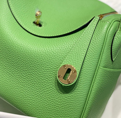 BOLSO HM LINDY 30 KELLY VERDE TAURILLON CUERO CLEMENCE