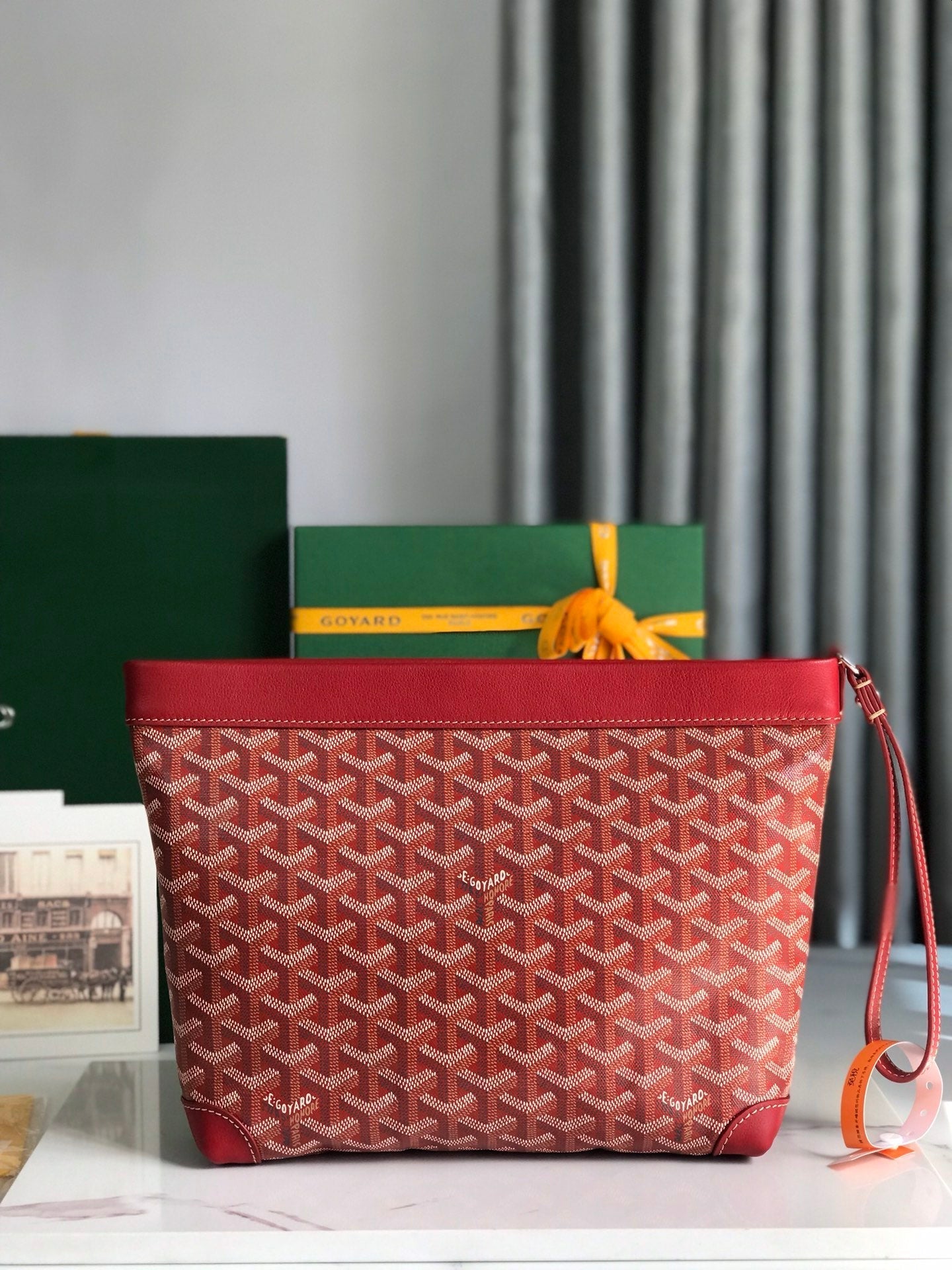 POCHETTE CONTI 24 EN CUIR D'AGNEAU ROUGE CLASSIQUE ET TOILE GOYARDINE
