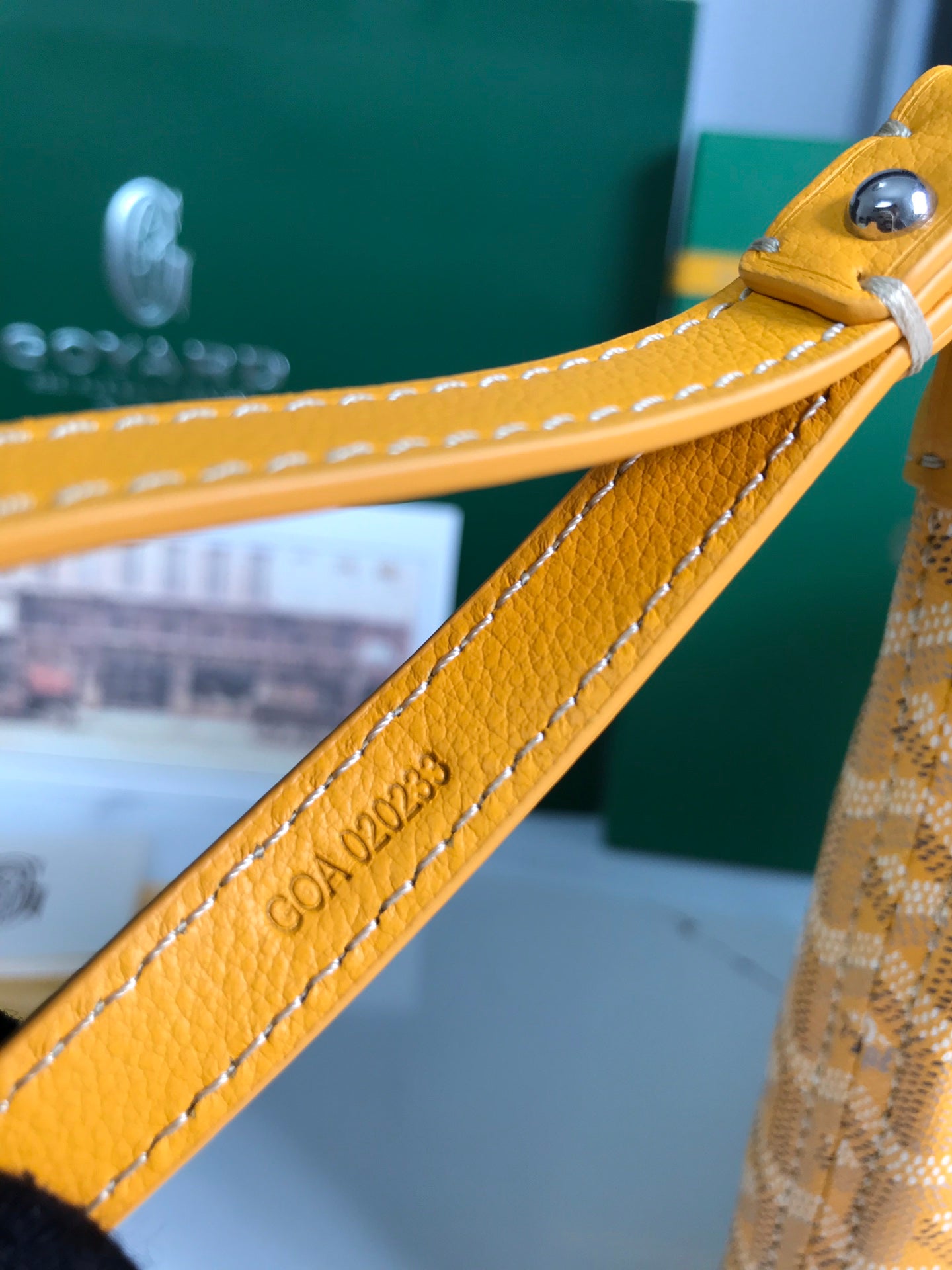BOLSA CONTI 24 EN PIEL DE CORDERO AMARILLA Y LONA GOYARDINE
