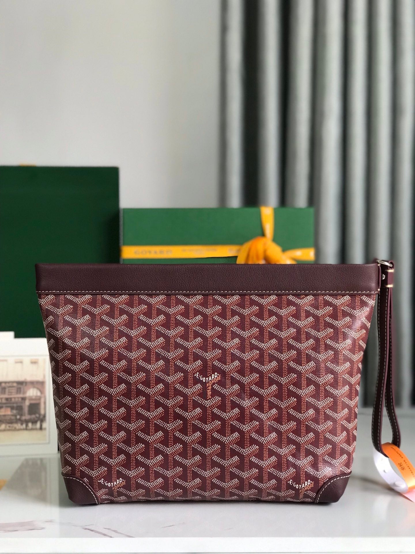 BOLSA CONTI 24 EN PIEL DE CORDERO ROJO VINO Y LONA GOYARDINE