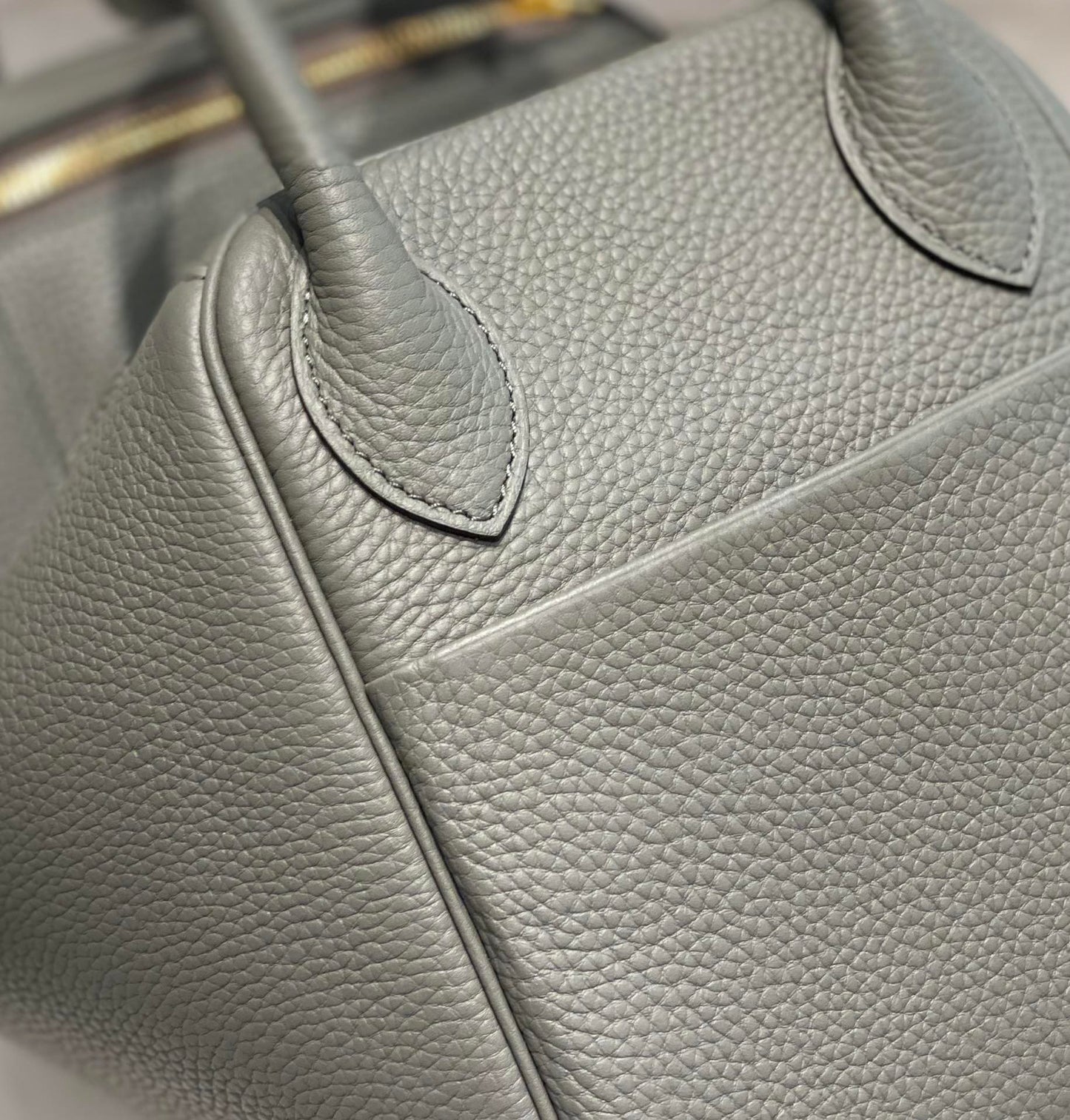 BOLSO HM LINDY 30 PIEL TAURILLON CLEMENCE GRIS