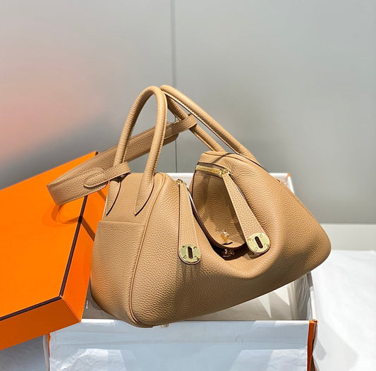 BOLSO HM LINDY 30 PIEL TAURILLON CLEMENCE CAMEL