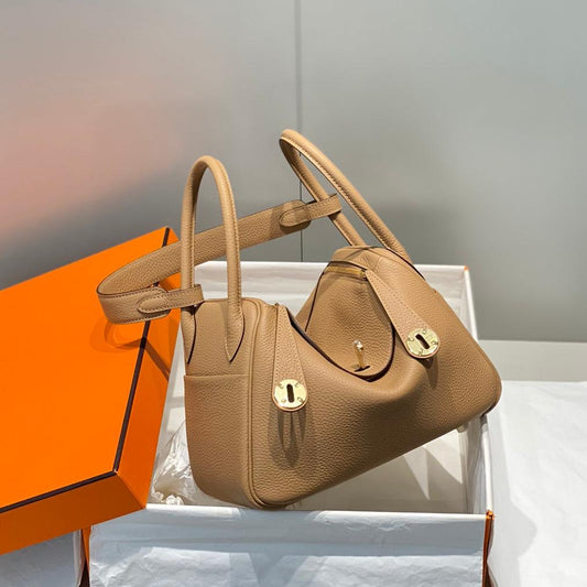 BOLSO HM LINDY 26 PIEL TAURILLON CLEMENCE CAMEL