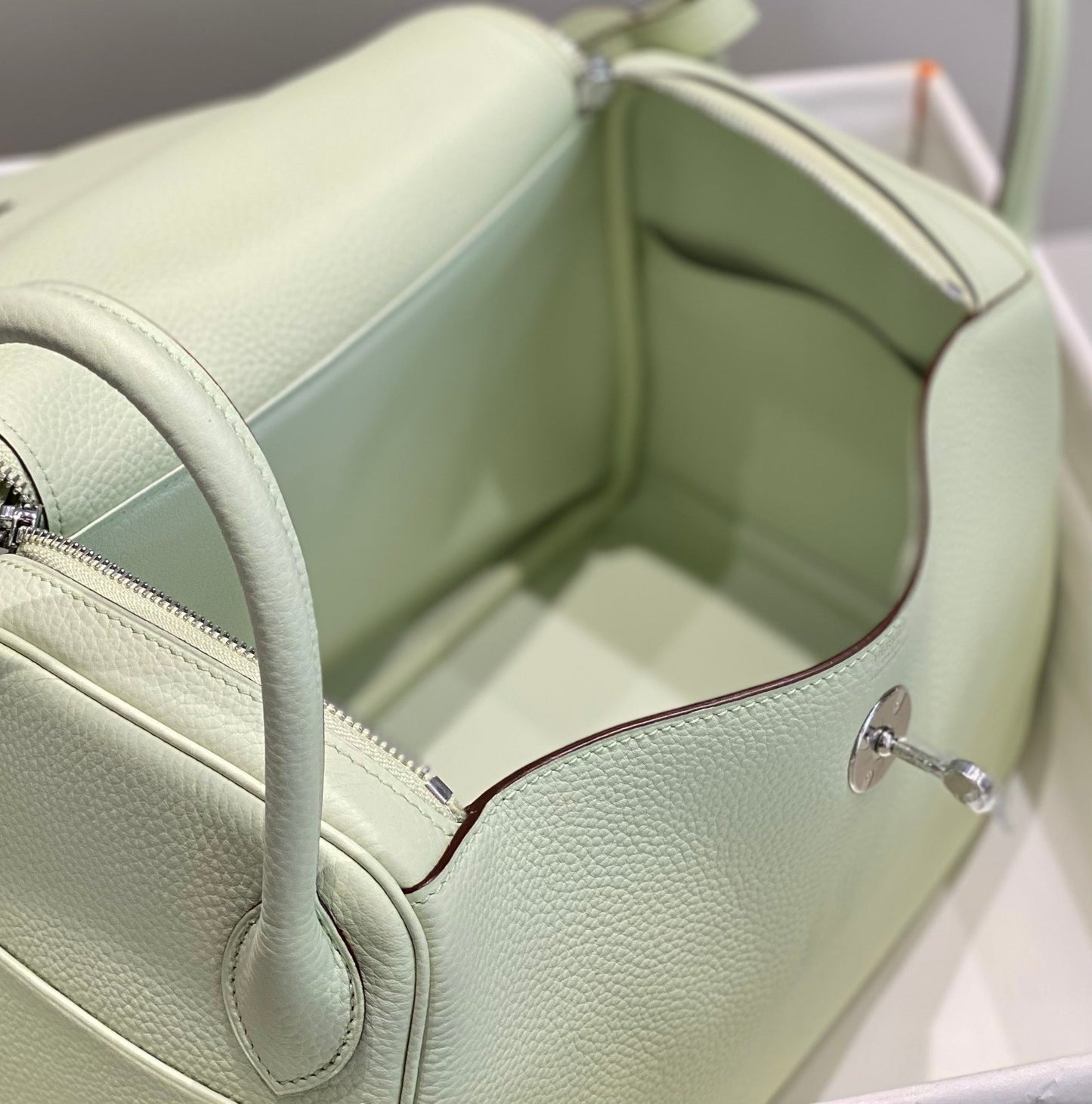 BOLSO HM LINDY 30 PIEL TAURILLON CLEMENCE MENTA