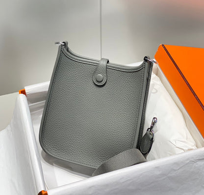 Mini Evelyne 18 cm gris humo Togo herrajes plateados
