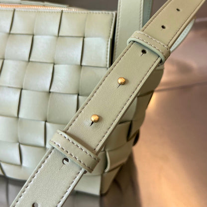 CASETE PEQUEÑO DE 22 EN PIEL DE CORDERO BEIGE EICRU