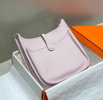Evelyne 29cm Rosa Claro Togo Herrajes Plateados
