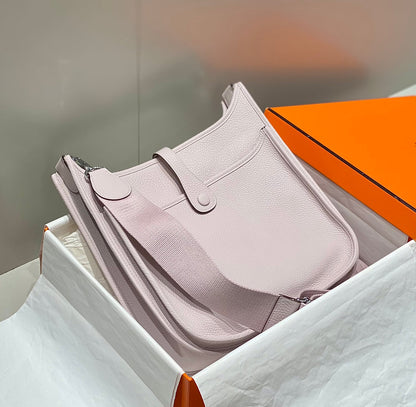 Evelyne 29cm Rosa Claro Togo Herrajes Plateados