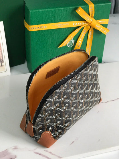 BOLSA DE COSMÉTICOS VEND?ME 17 EN LONA GOYARDINE NEGRA Y RIBETE DE PIEL DE BECERRO COLOR MARRÓN