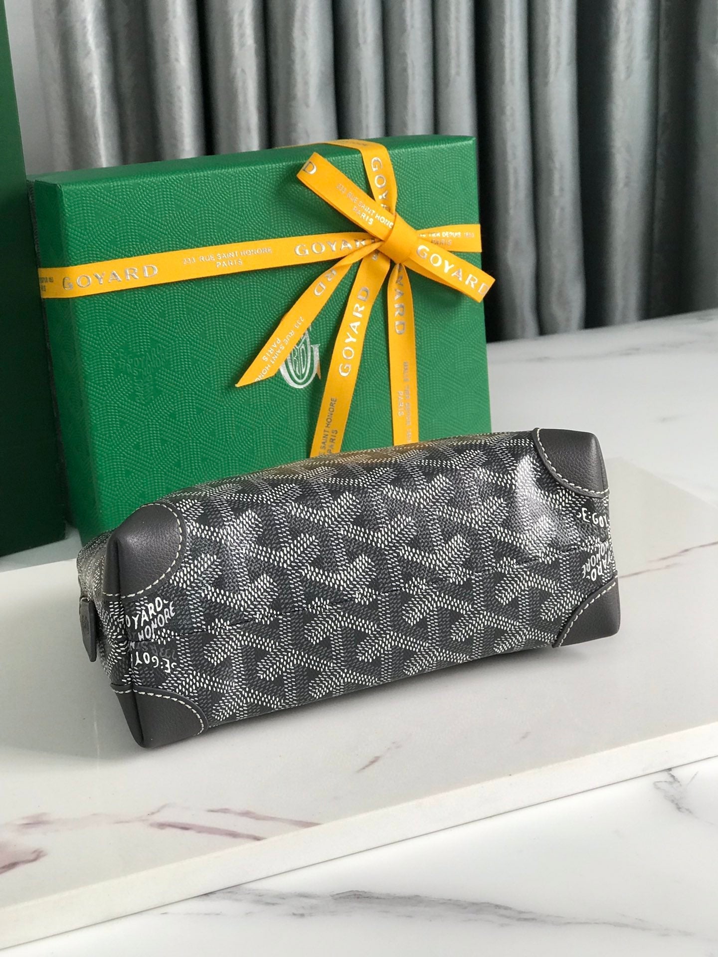 BOLSA DE COSMÉTICOS VEND?ME 17 EN LONA GOYARDINE GRIS NEGRA Y RIBETE DE PIEL DE BECERRO