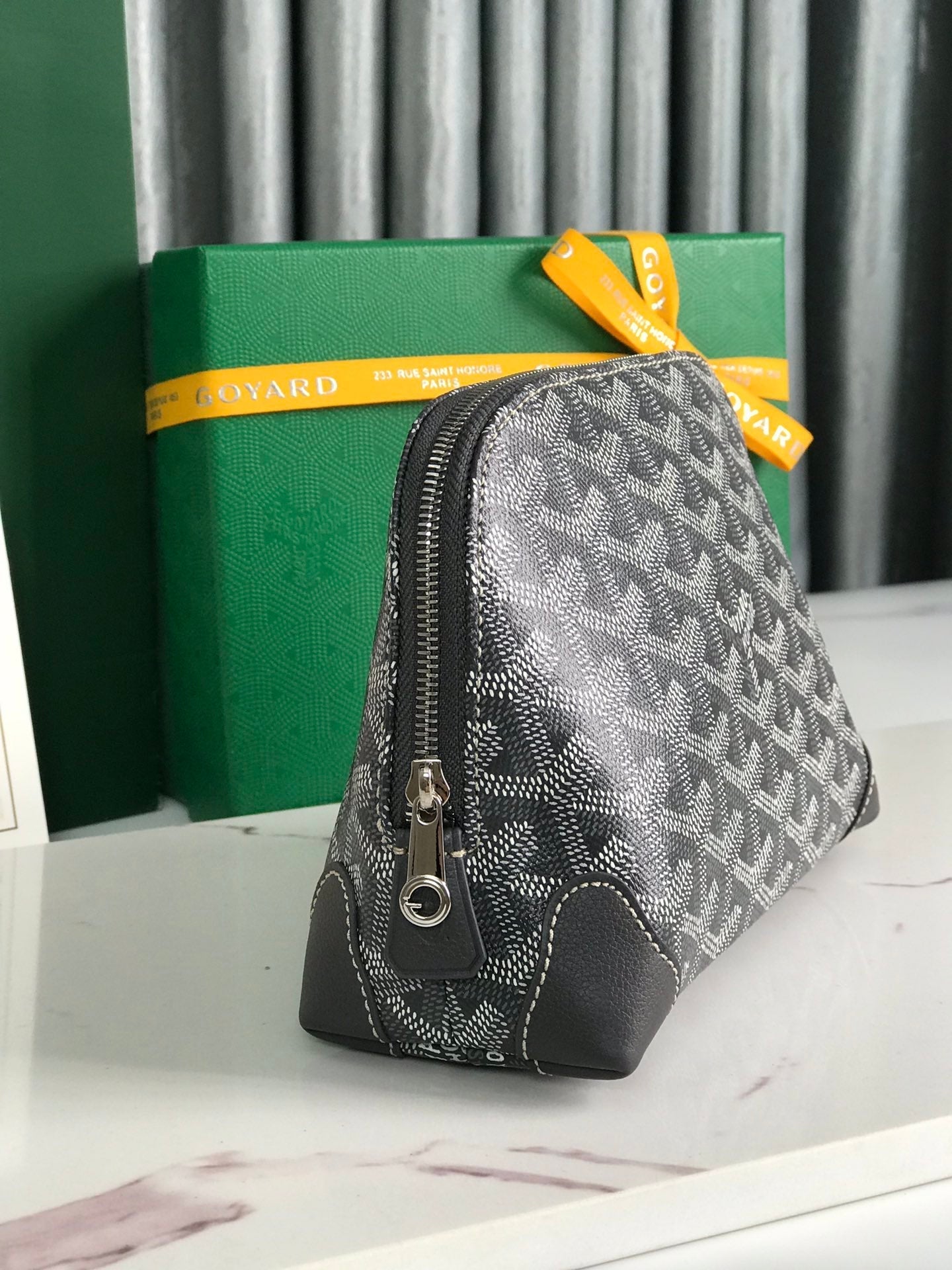 BOLSA DE COSMÉTICOS VEND?ME 17 EN LONA GOYARDINE GRIS NEGRA Y RIBETE DE PIEL DE BECERRO