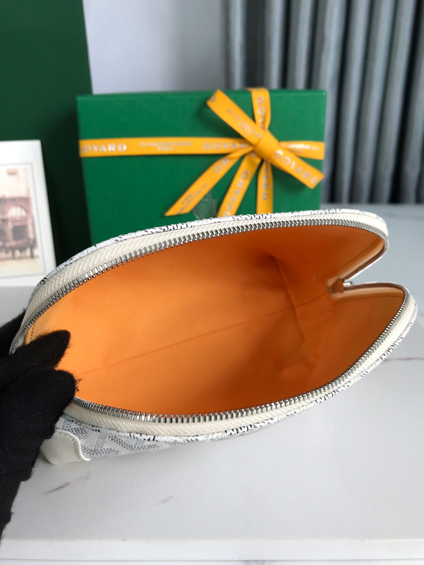 BOLSA DE COSMÉTICOS VEND?ME 17 EN LONA GOYARDINE BLANCA Y RIBETE DE PIEL DE BECERRO