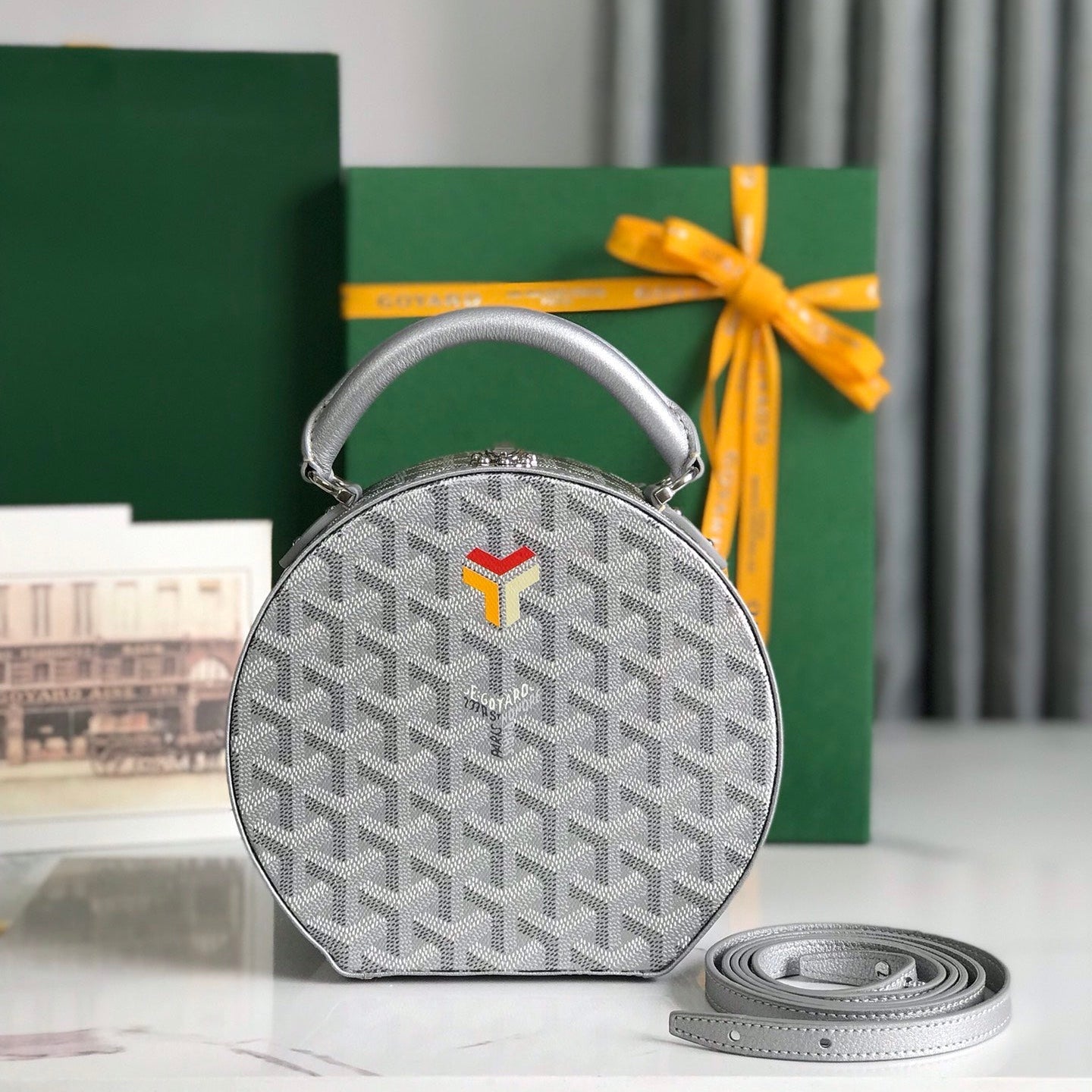 BOLSO BAÚL SOMBRERERA ALTO 18 EN LONA GOYARDINE GRIS