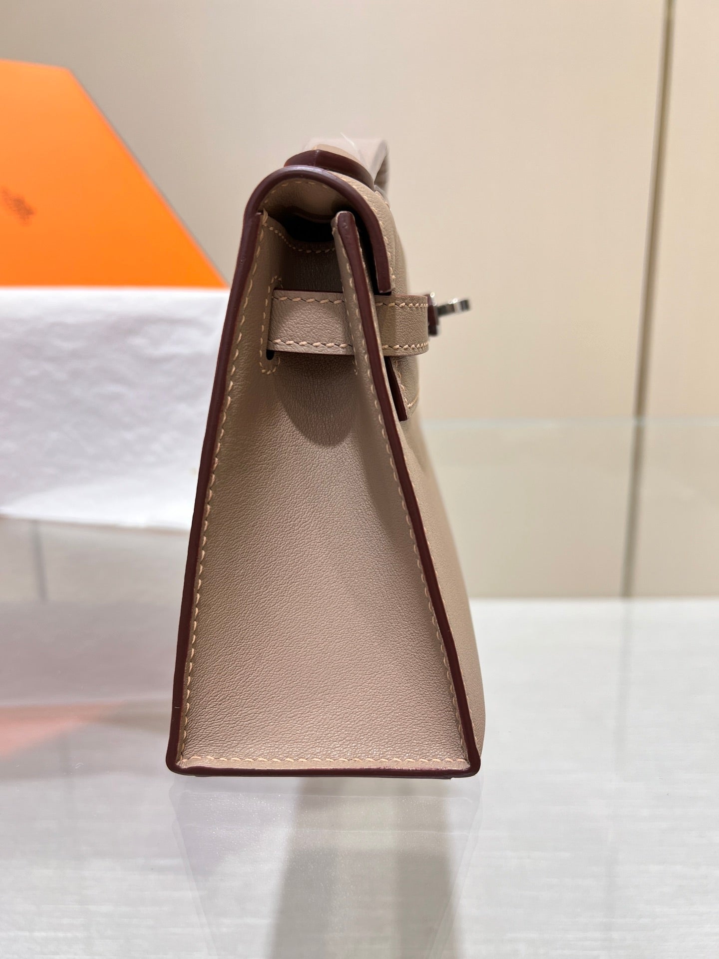BOLSO DE BOLSILLO HM KELLY 22 CM GRIS ASFALTO SWIFT PLATA HARDWARE