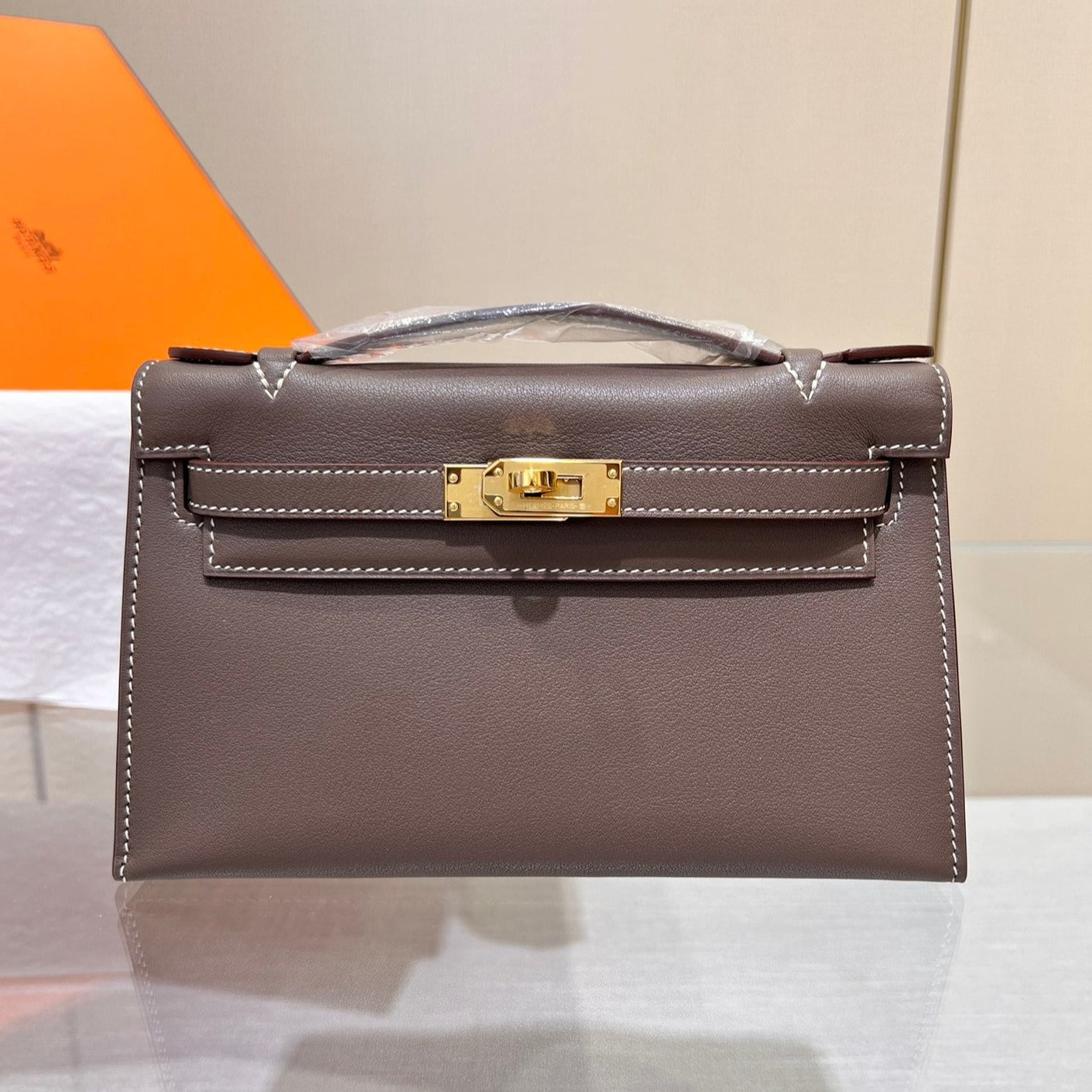 BOLSO DE BOLSILLO HM KELLY DE 22 CM CON HERRAJES ETAN SWIFT DORADOS