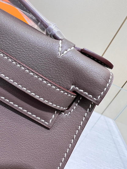 BOLSO DE BOLSILLO HM KELLY DE 22 CM CON HERRAJES ETAN SWIFT DORADOS