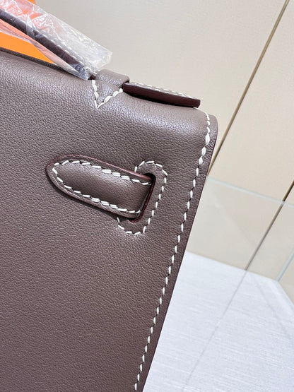 BOLSO DE BOLSILLO HM KELLY DE 22 CM CON HERRAJES ETAN SWIFT DORADOS