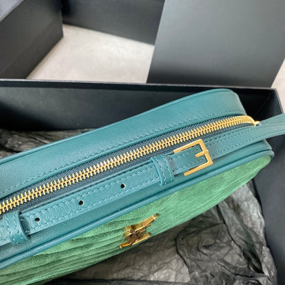 BOLSO PARA CÁMARA LOU 23 EN ANTE VERDOSO Y RIBETE DE PIEL DE BECERRO