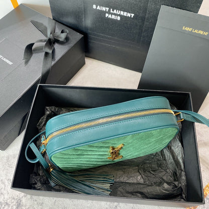 BOLSO PARA CÁMARA LOU 23 EN ANTE VERDOSO Y RIBETE DE PIEL DE BECERRO