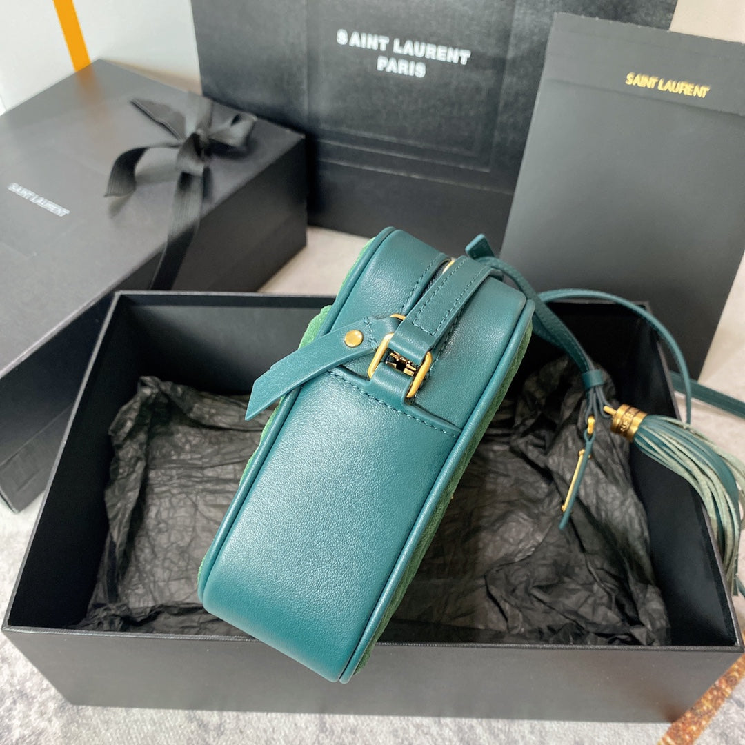 BOLSO PARA CÁMARA LOU 23 EN ANTE VERDOSO Y RIBETE DE PIEL DE BECERRO