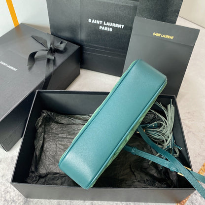 BOLSO PARA CÁMARA LOU 23 EN ANTE VERDOSO Y RIBETE DE PIEL DE BECERRO