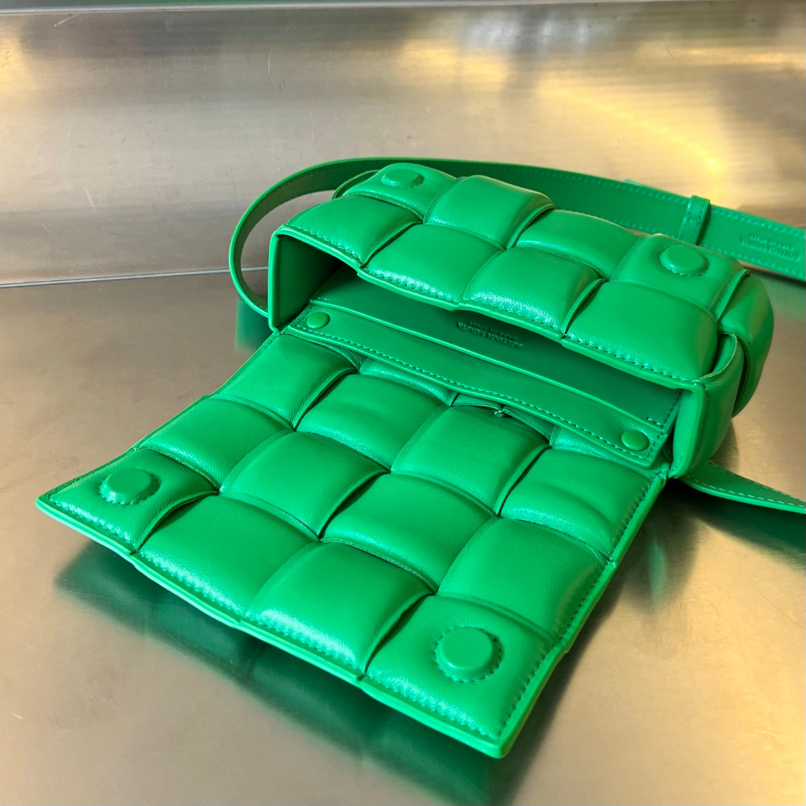 MINI CASSETTE 18 EN PIEL DE CORDERO VERDE CLARO