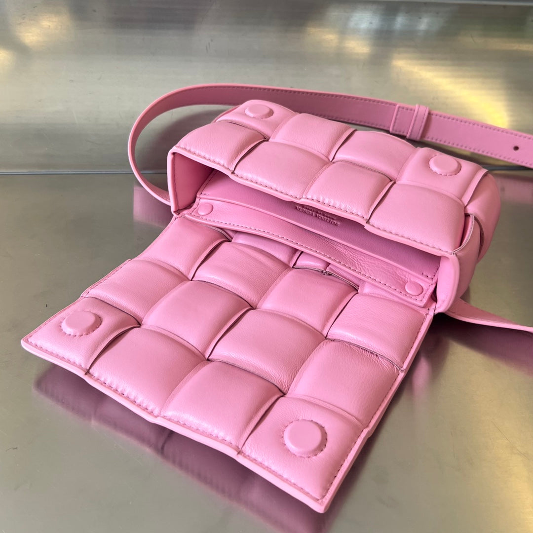 MINI CASSETTE 18 EN PIEL DE CORDERO ROSA CLARO