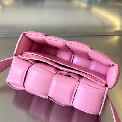 MINI CASSETTE 18 EN PIEL DE CORDERO ROSA CLARO